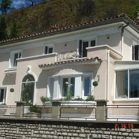 La Maison Blanche Chambres D’hôtes - 3* Quillan