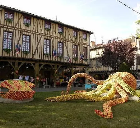 La Maison Blanche Chambres D’hôtes - Couette-café Quillan